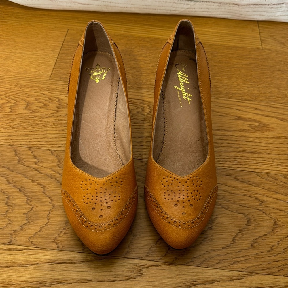 NWOB Miss Albright Anthropologie gold yellow low high pumps size 8.5 B